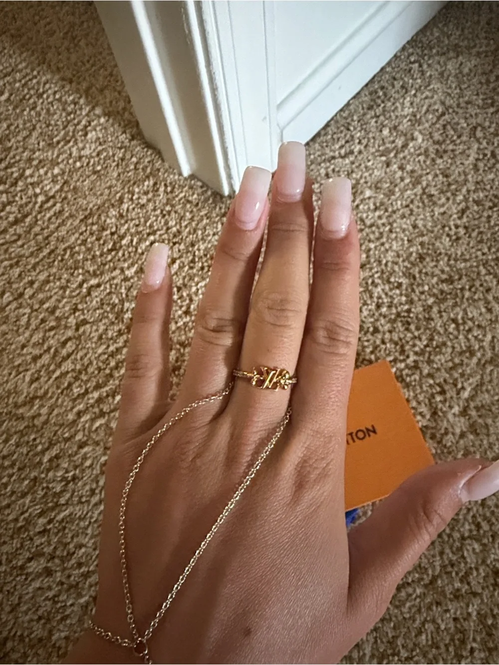 Louis Vuitton ring, slight signs of wear. Box included.
